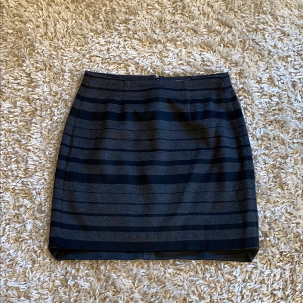 Adorable pencil skirt. Perfect for winter